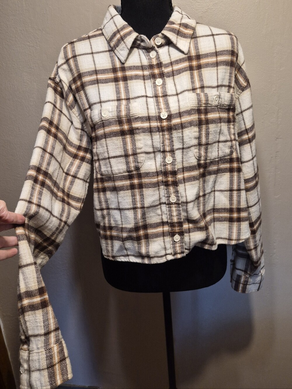 American Eagle Outfitters AE Cozy Cabin Plaid Cropped Flannel Small Western